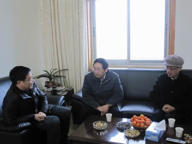 校领导要求保证假期校园安全稳定